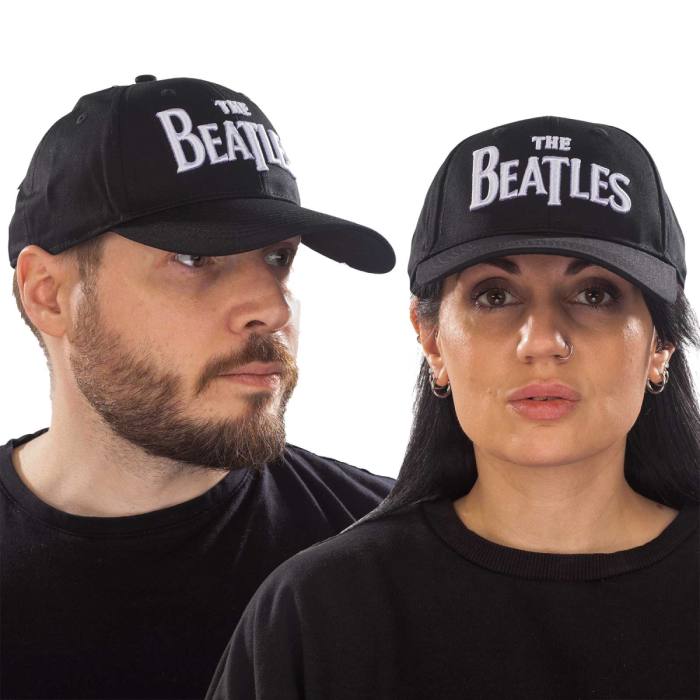 The Beatles unisex kapa s ščitnikom: Drop T logo (črna) 117032